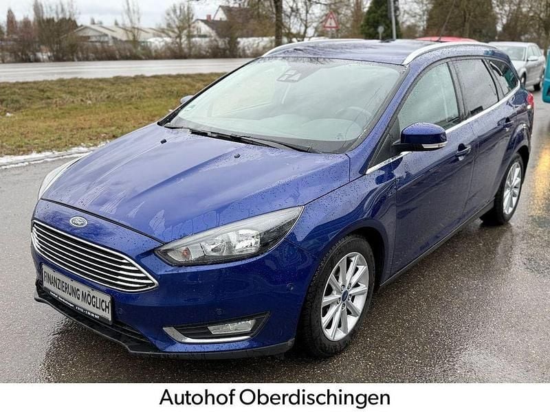 Blau Gebraucht 2015 Ford Focus Trend Limousine | 3.999 € (Superpreis) - Bild 1/4