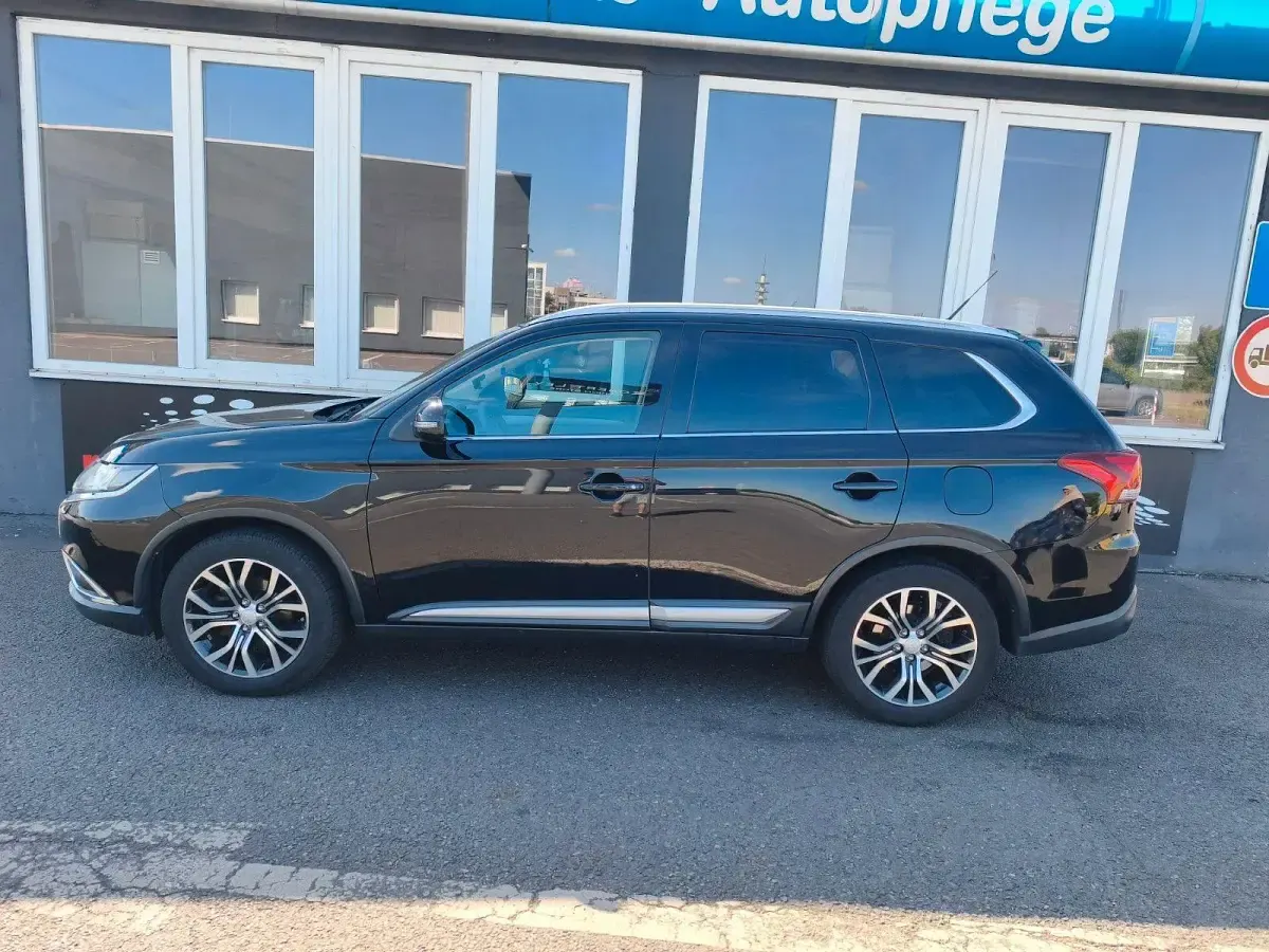 Gebraucht Mitsubishi Outlander Plus 150 PS (110 kW) 2016 Schwarz SUV