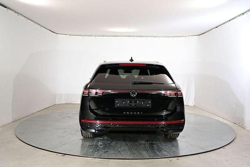Gebraucht VW Passat R-line 265 PS (194 kW) 2026 Schwarz Kombi