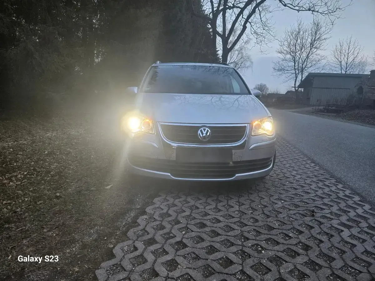 Gebraucht VW Touran 140 PS (102 kW) 2009 Silber Van / Kleinbus