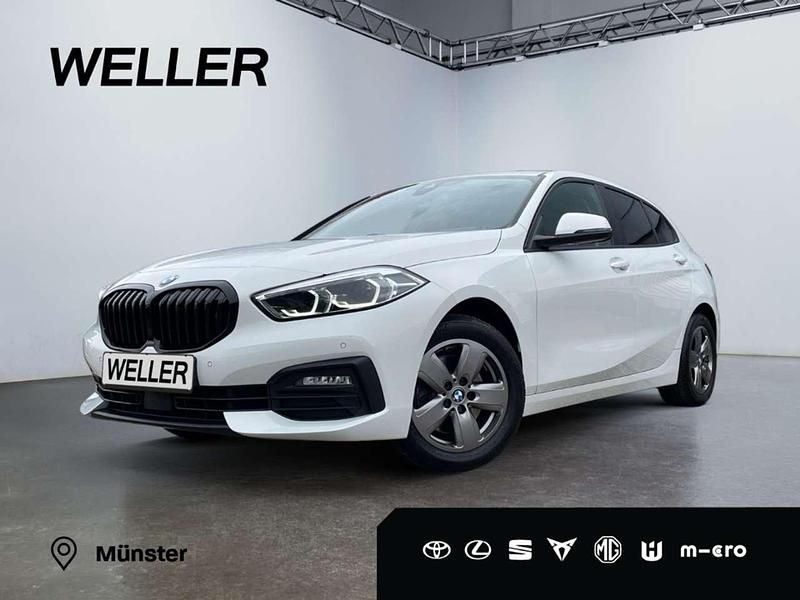 Weiss Gebraucht 2020 BMW 118 Advantage Kleinwagen | 22.480 € (Fairer Preis) - Bild 1/3