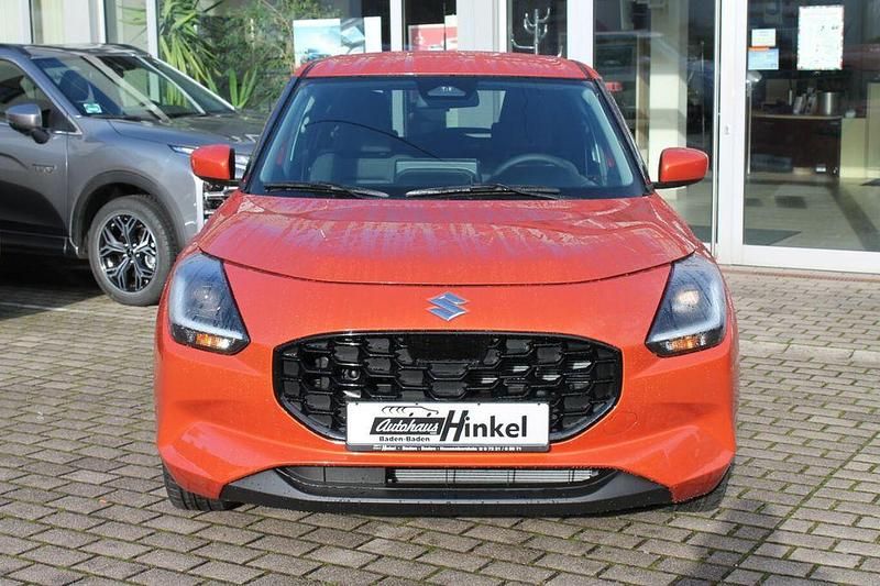 Neu Suzuki Swift Comfort 83 PS (61 kW) 2025 Orange Limousine