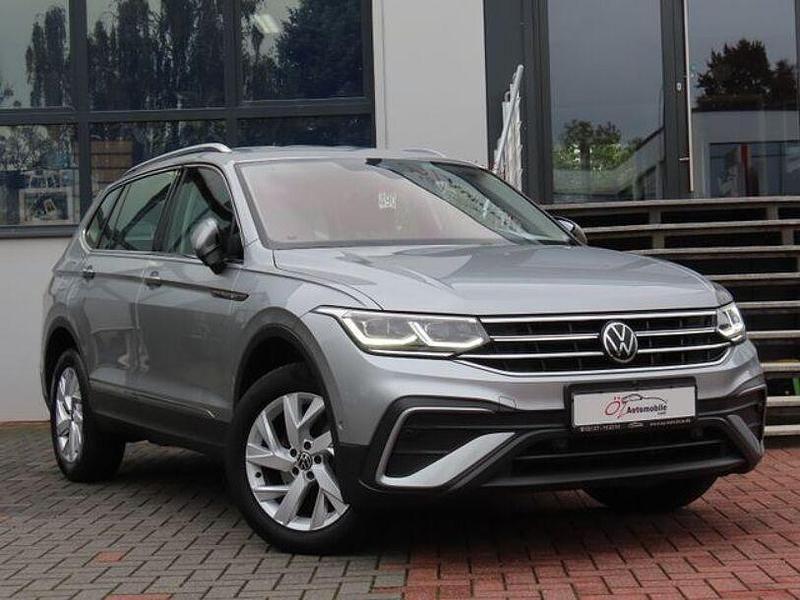 Silber Gebraucht 2022 VW Tiguan Allspace SUV | 25.900 € (Fairer Preis) - Bild 1/4