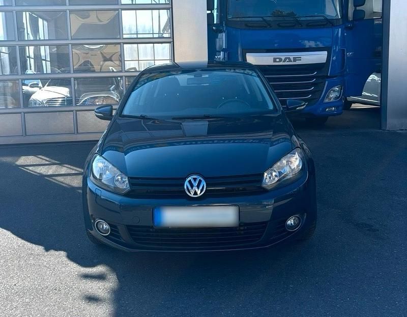Gebraucht VW Golf VI Trendline 105 PS (77 kW) 2011 Blau Kleinwagen
