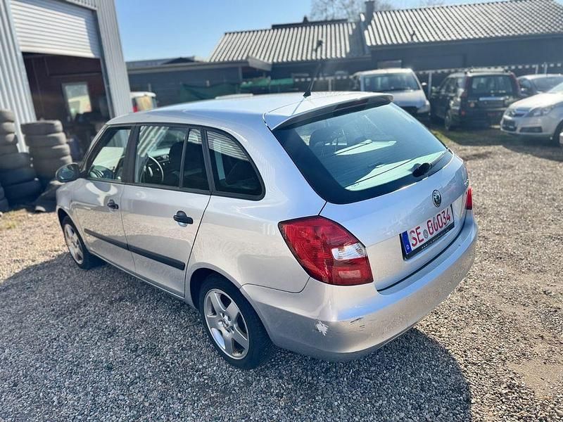 Gebraucht Skoda Fabia Active 90 PS (66 kW) 2012 Silber Kombi