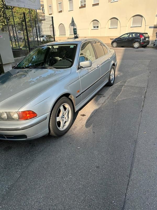 Gebraucht BMW 520 150 PS (110 kW) 1997 Silber Limousine