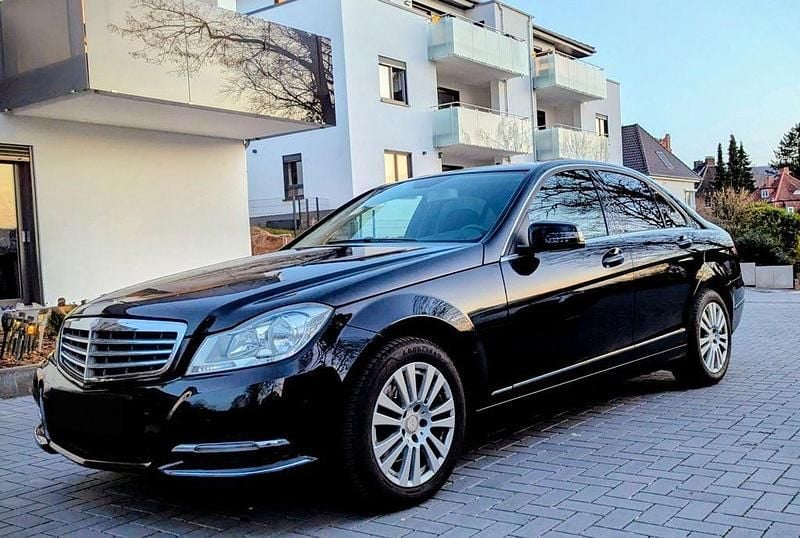 Gebraucht Mercedes C180 Elegance 156 PS (114 kW) 2013 Schwarz Limousine