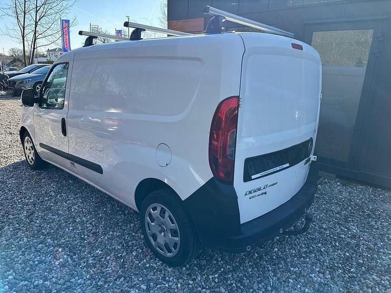 Gebraucht Fiat Doblò 101 PS (74 kW) 2017 Weiß Van / Kleinbus