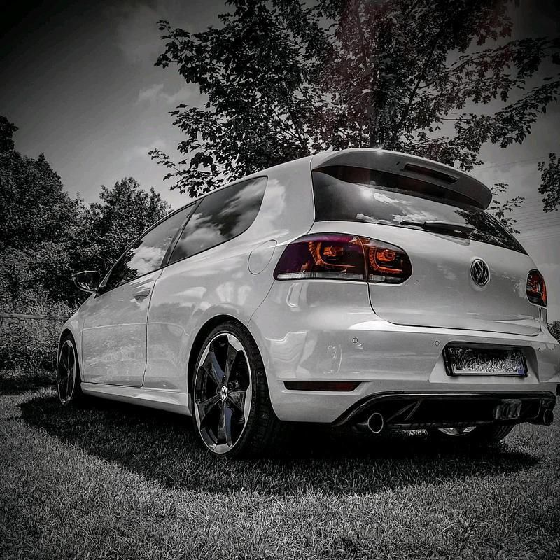 Weiß Gebraucht 2011 VW Golf VI Edition Limousine | 10.500 € - Bild 1/4