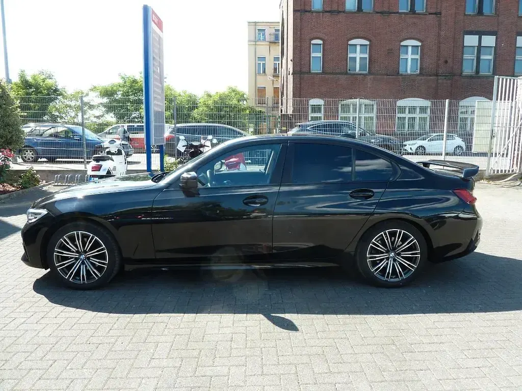 Gebraucht BMW 320 Advantage 184 PS (135 kW) 2020 Schwarz Limousine