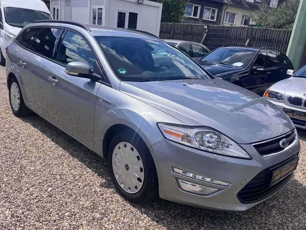 Gebraucht Ford Mondeo Ambiente 116 PS (85 kW) 2014 Silber Limousine