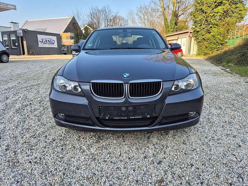 Gebraucht BMW 318 129 PS (94 kW) 2006 Sparkling graphite metallic Limousine