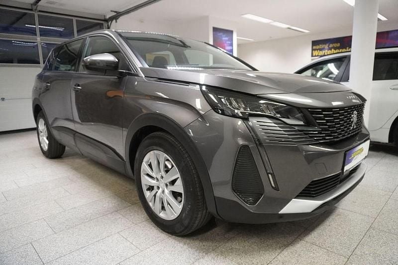 Gebraucht Peugeot 5008 131 PS (96 kW) 2021 Grau SUV