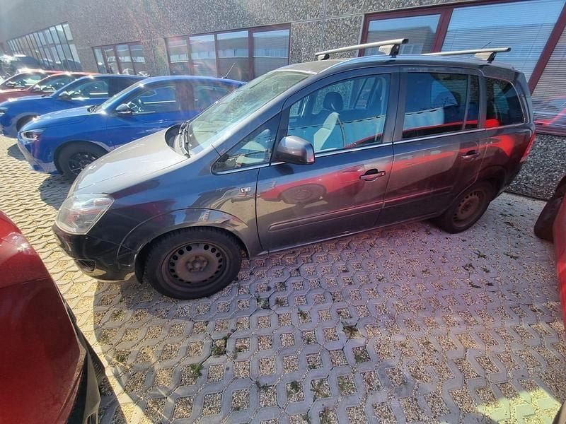 Gebraucht Opel Zafira 116 PS (85 kW) 2012 Grau Van / Kleinbus