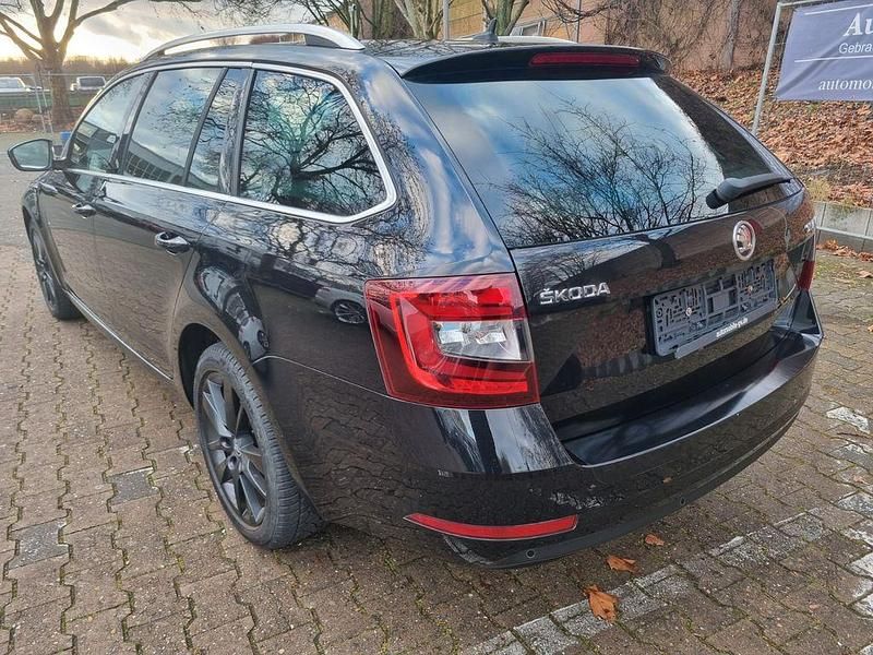 Gebraucht Skoda Octavia Premium Edition 116 PS (85 kW) 2019 Schwarzmagic perleffekt Kombi