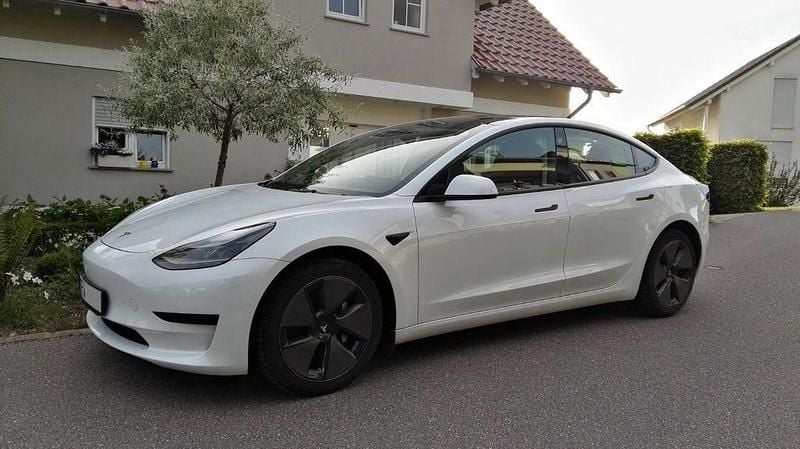 Gebraucht Tesla Model 3 Standard Range Plus 210 kW (286 PS) 2022 Weiß Limousine