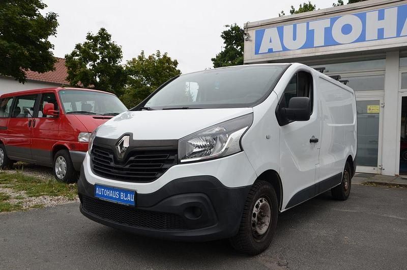 Weiß Gebraucht 2015 Renault Trafic Van | 7.990 € (Guter Preis) - Bild 1/4