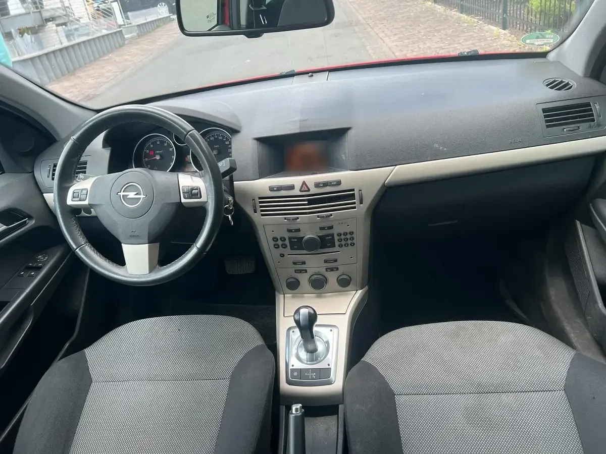 Gebraucht Opel Astra 105 PS (77 kW) 2009 Rot Kombi