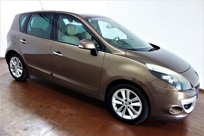 Braun Gebraucht 2010 Renault Scénic III Luxe Van / Kleinbus | 5.999 € (Etwas zu teuer) - Bild 1/4