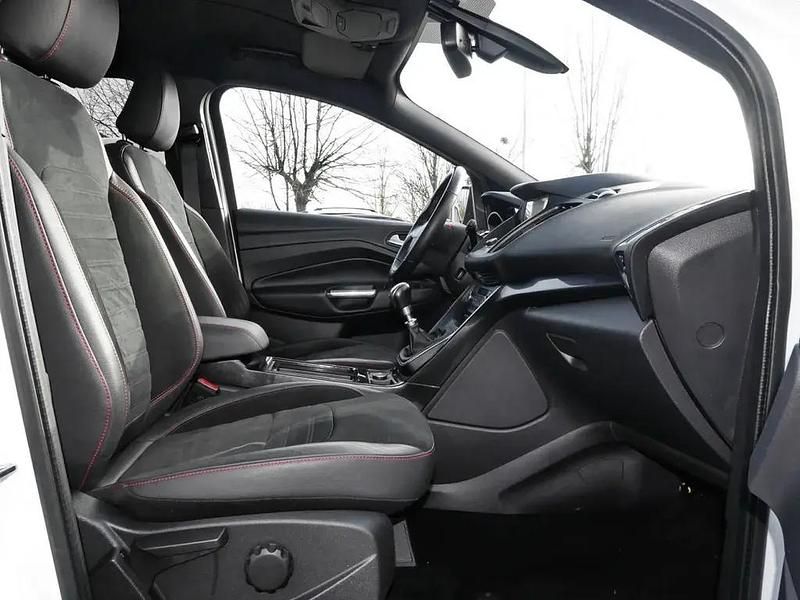 Gebraucht Ford Kuga ST-Line 150 PS (110 kW) 2019 Weiß SUV