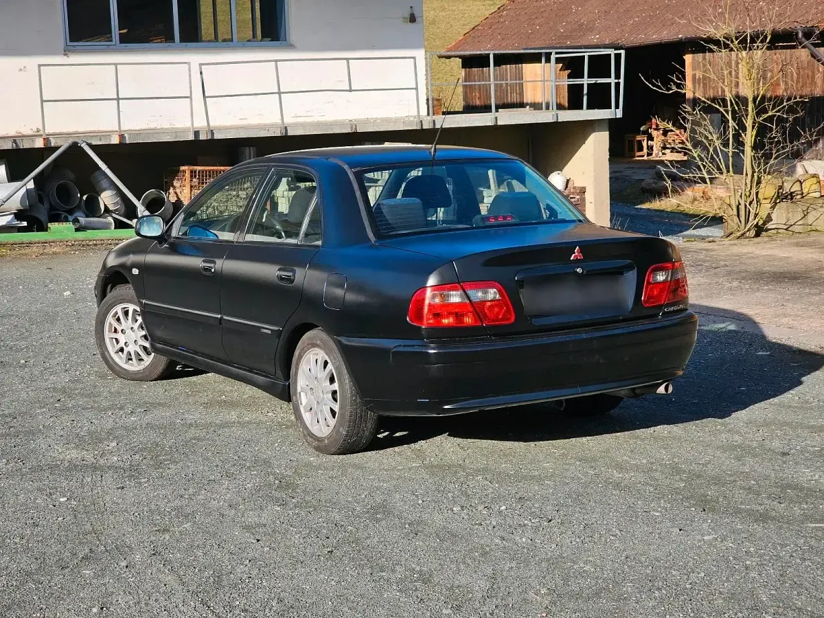 Gebraucht Mitsubishi Carisma 100 PS (73 kW) 2001 Schwarz Limousine
