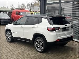 Gebraucht Jeep Compass Summit 131 PS (96 kW) 2024 Alpine white / dach schwarz SUV