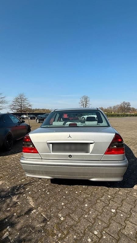 Gebraucht Mercedes C180 122 PS (89 kW) 1999 Silber Limousine