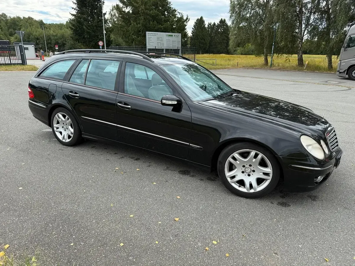 Gebraucht Mercedes E320 Avantgarde 224 PS (164 kW) 2006 Schwarz Kombi