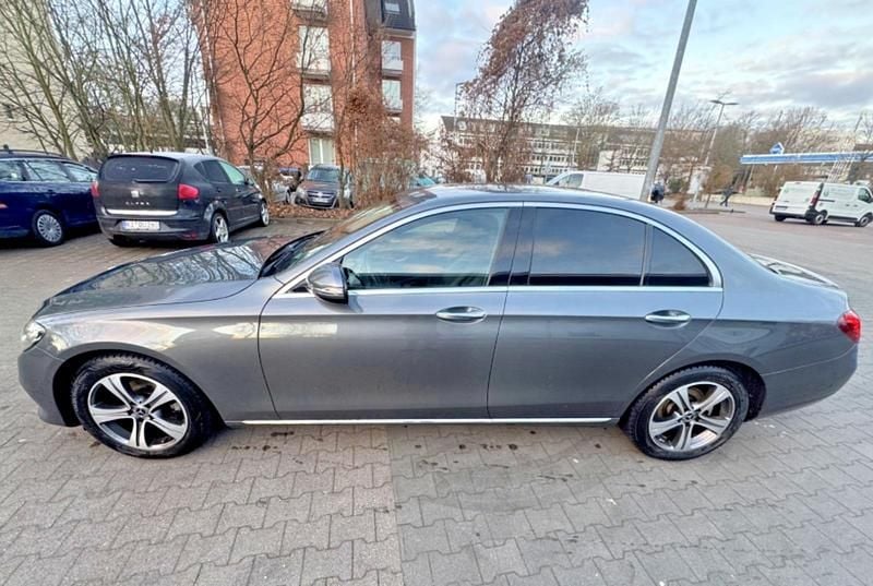 Gebraucht Mercedes E200 Avantgarde 150 PS (110 kW) 2019 Silber Limousine