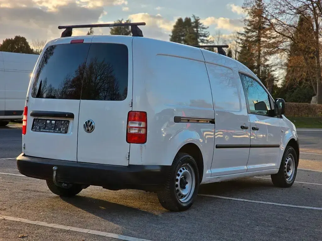 Usado VW Caddy 102 HP (75 kW) 2014 Branco Monovolume