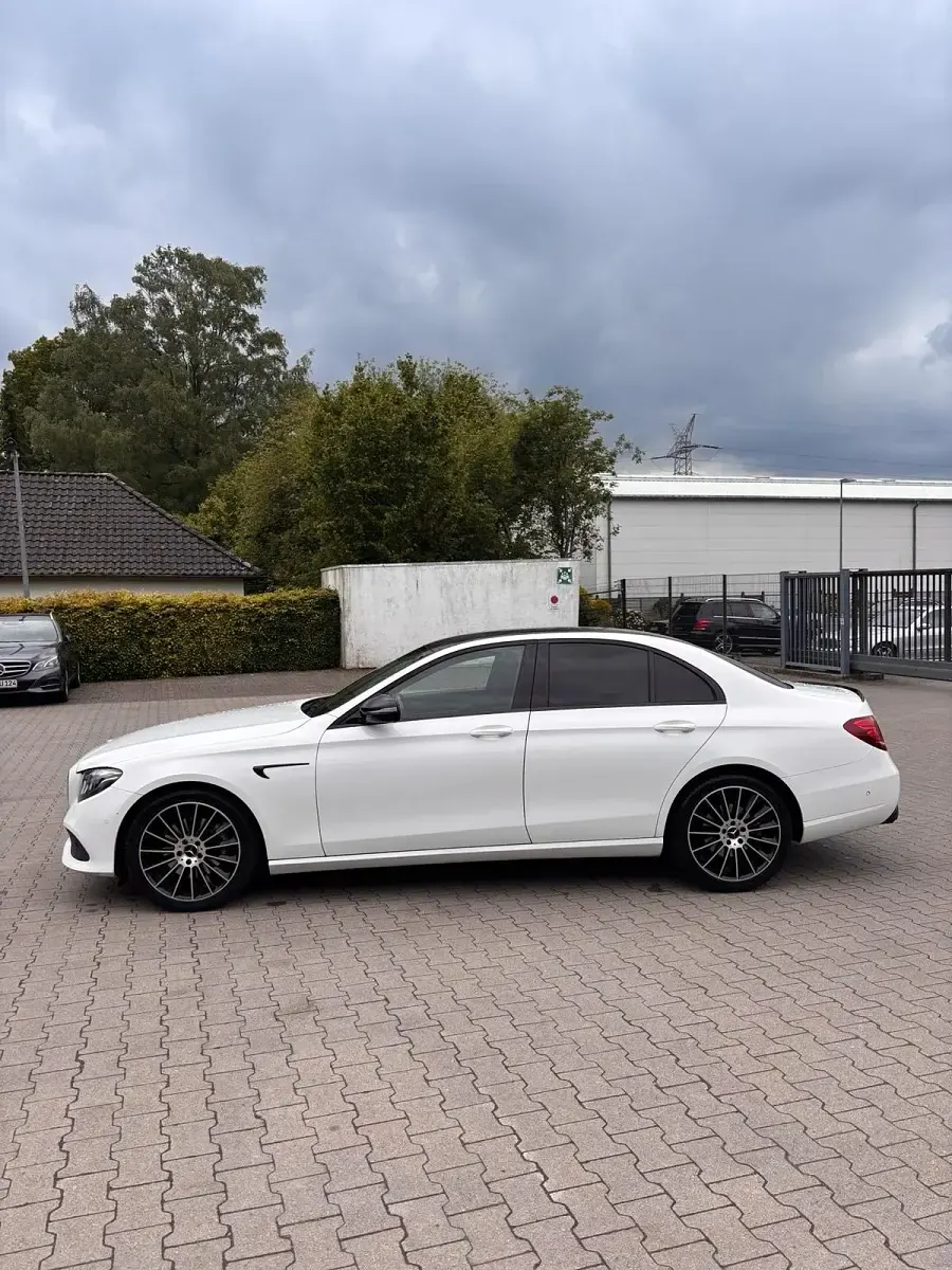 Usado Mercedes E220 Avantgarde 194 CV (142 kW) 2019 Blanco Berlina