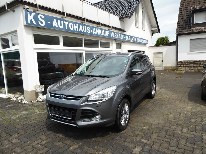 Grau Gebraucht 2013 Ford Kuga Titanium SUV | 13.950 € (Teuer) - Bild 1/4