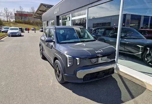 Neu Kia EV2 Air 108 kW (147 PS) 2026 Grau SUV