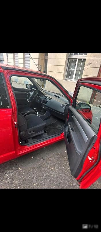 Gebraucht Suzuki Swift 92 PS (67 kW) 2010 Rot Kleinwagen