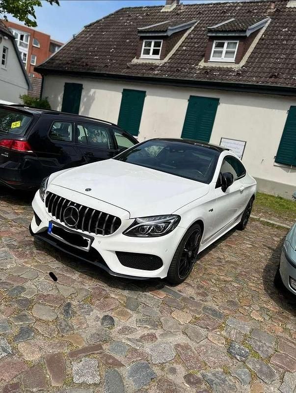 Weiß Gebraucht 2017 Mercedes C250 AMG line Coupé | 24.990 € (Fairer Preis) - Bild 1/4