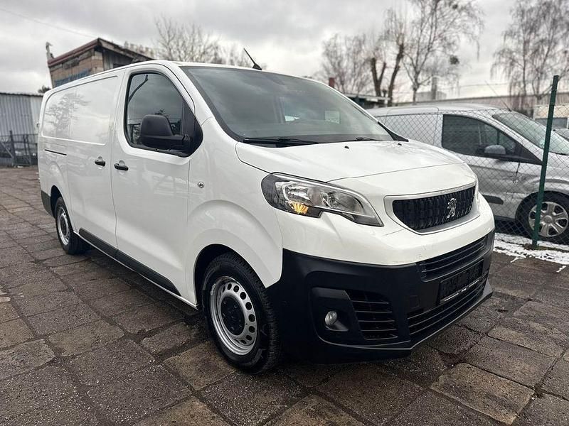 Gebraucht Peugeot Expert 150 PS (110 kW) 2018 Weiß Van