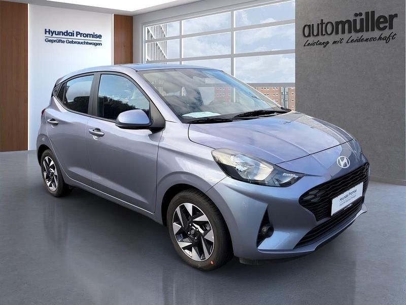 Gebraucht Hyundai i10 Trend 67 PS (49 kW) 2023 Blau Kleinwagen
