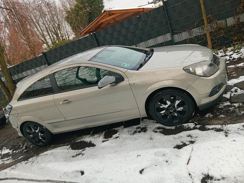 Gebraucht 2006 Opel Astra Coupé | 1.250 € (Guter Preis) - Bild 1/3
