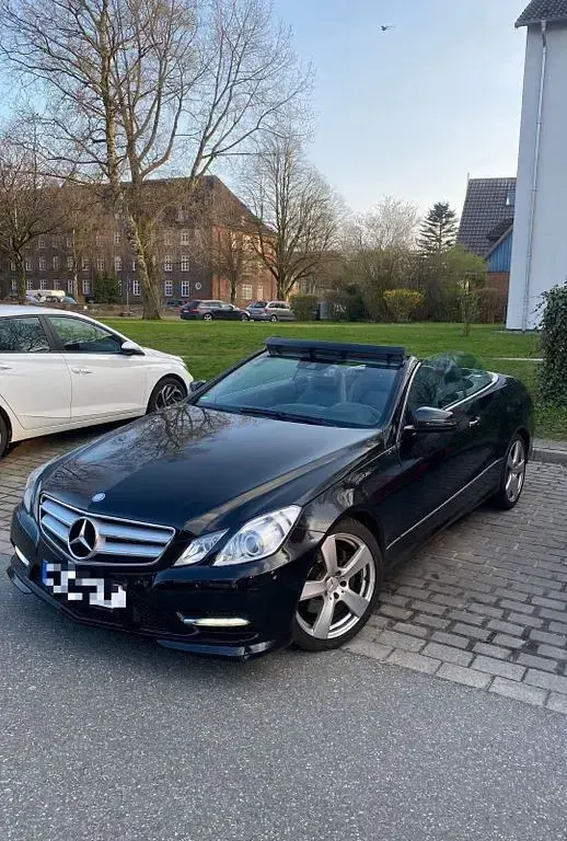 Gebraucht Mercedes E200 184 PS (135 kW) 2013 Schwarz Cabrio