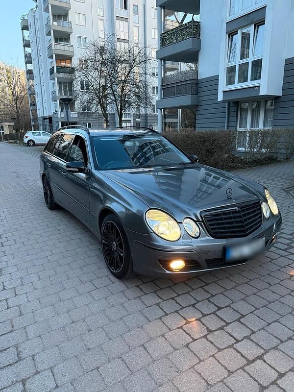 Second-hand Mercedes E320 224 CP (164 kW) 2009 Gri Break
