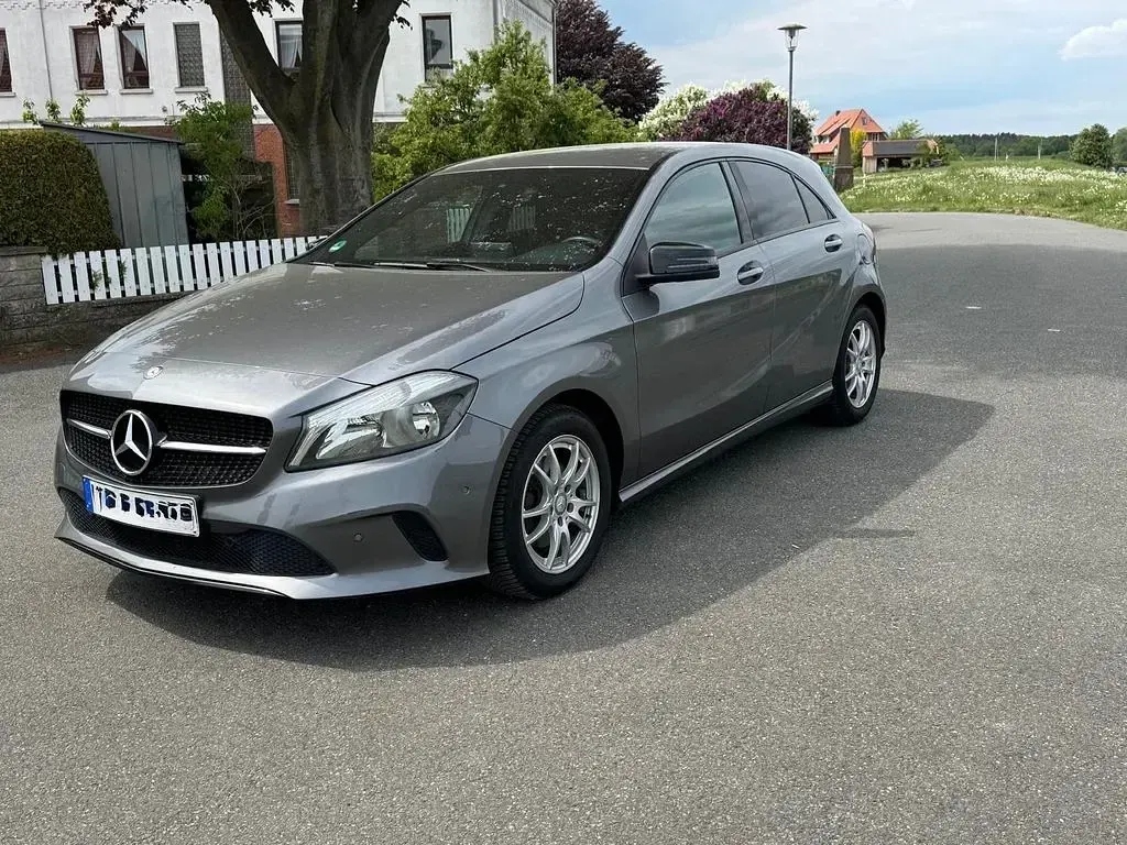 Gebraucht Mercedes A220 136 PS (100 kW) 2016 Grau Limousine
