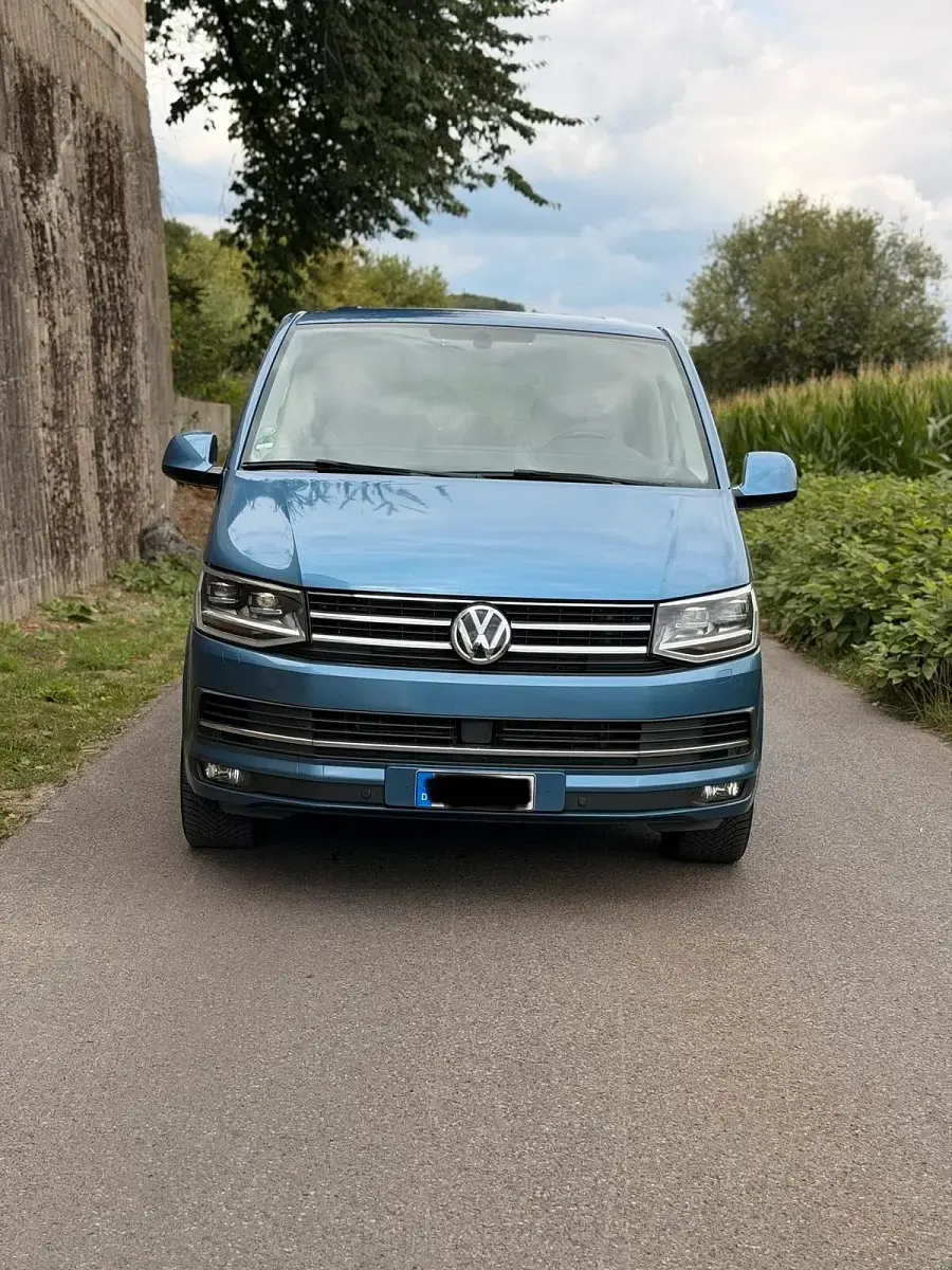 Gebraucht VW Multivan Highline 204 PS (150 kW) 2016 Blau Van / Kleinbus