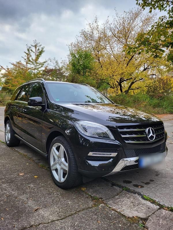 Schwarz Gebraucht 2013 Mercedes ML250 SUV | 17.900 € (Guter Preis) - Bild 1/4
