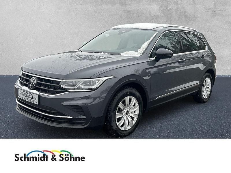Grau metallic Gebraucht 2024 VW Tiguan Move SUV | 30.791 € (Fairer Preis) - Bild 1/4