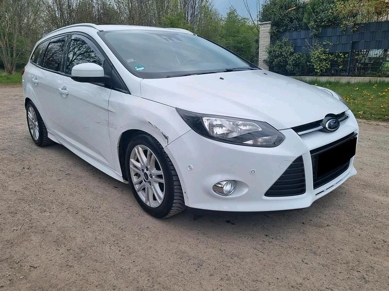 Second-hand Ford Focus 163 CP (119 kW) 2014 Alb Break