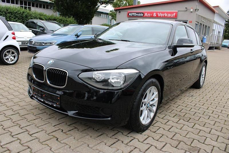 Schwarz Gebraucht 2013 BMW 116 Sport Line Kleinwagen | 9.990 € (Fairer Preis) - Bild 1/4