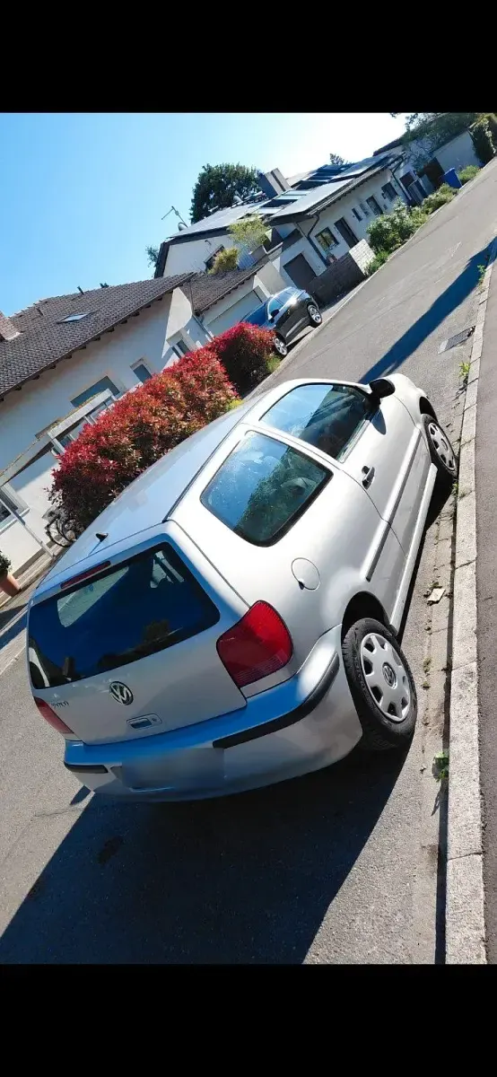 Używany VW Polo 50 KM (36 kW) 2000 Srebrny Hatchback