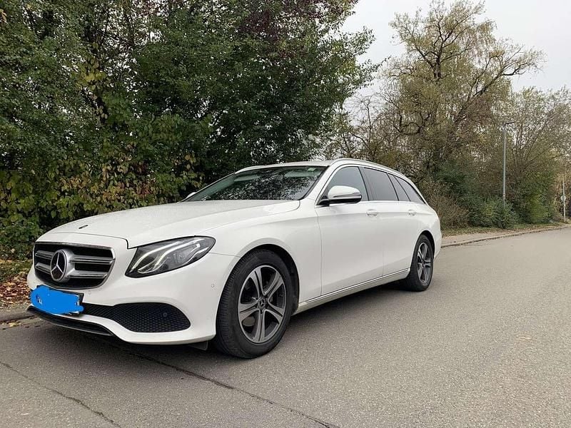 Gebraucht 2018 Mercedes E220 Exclusive Kombi | 18.900 € (Superpreis) - Bild 1/4