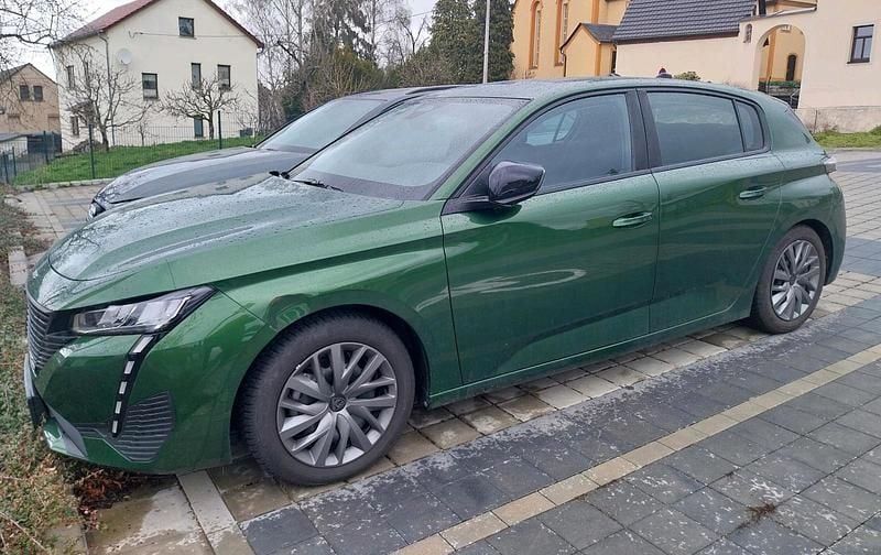 Second-hand Peugeot 308 110 CP (80 kW) 2022 Verde Berlinǎ