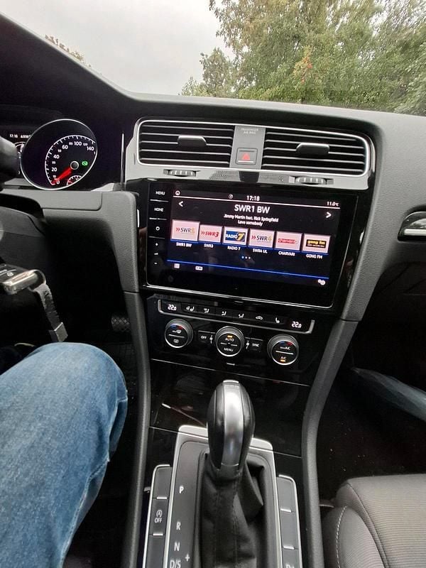 Gebraucht VW Golf VII 125 PS (91 kW) 2018 Blau Limousine